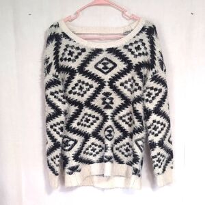 xhilaration Black White Fuzzy Back Cutout Sweater Size Medium